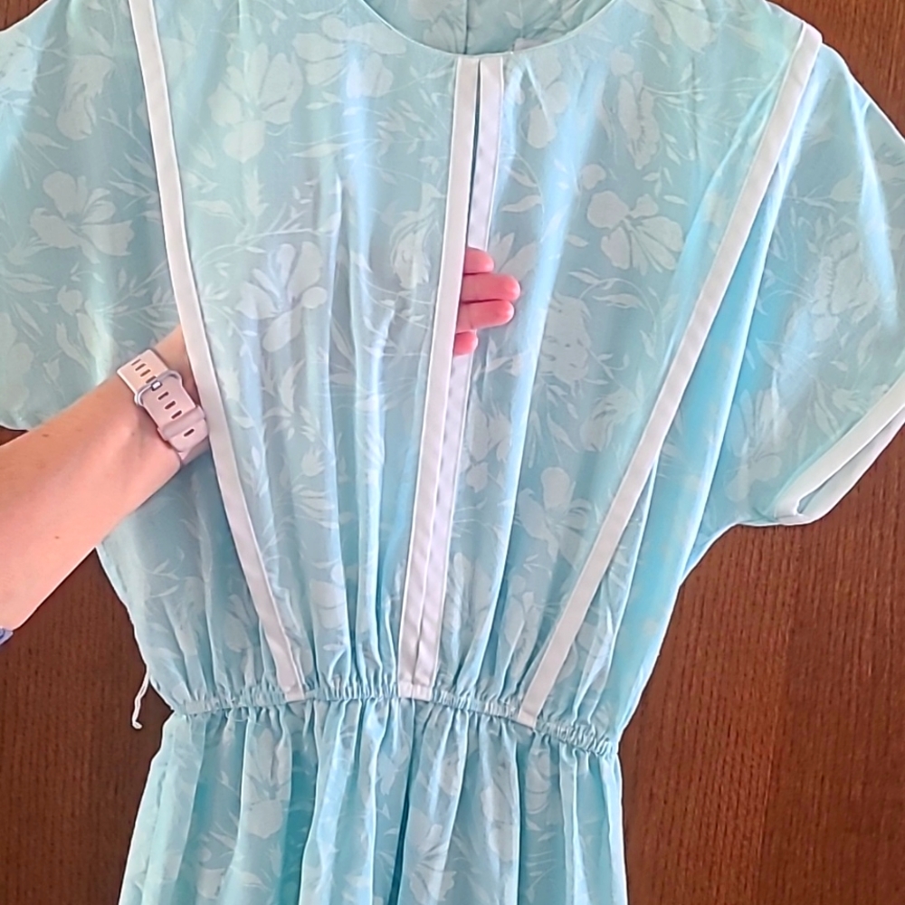Women's vintage dress. Periwinkle, size 16. Cotton /Polyester